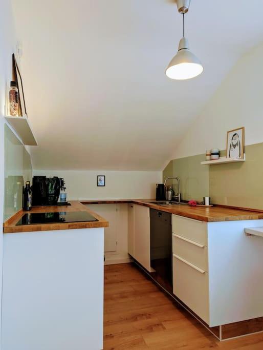 Apartment Mit Balkon In Hannover-Ahlem Exteriör bild