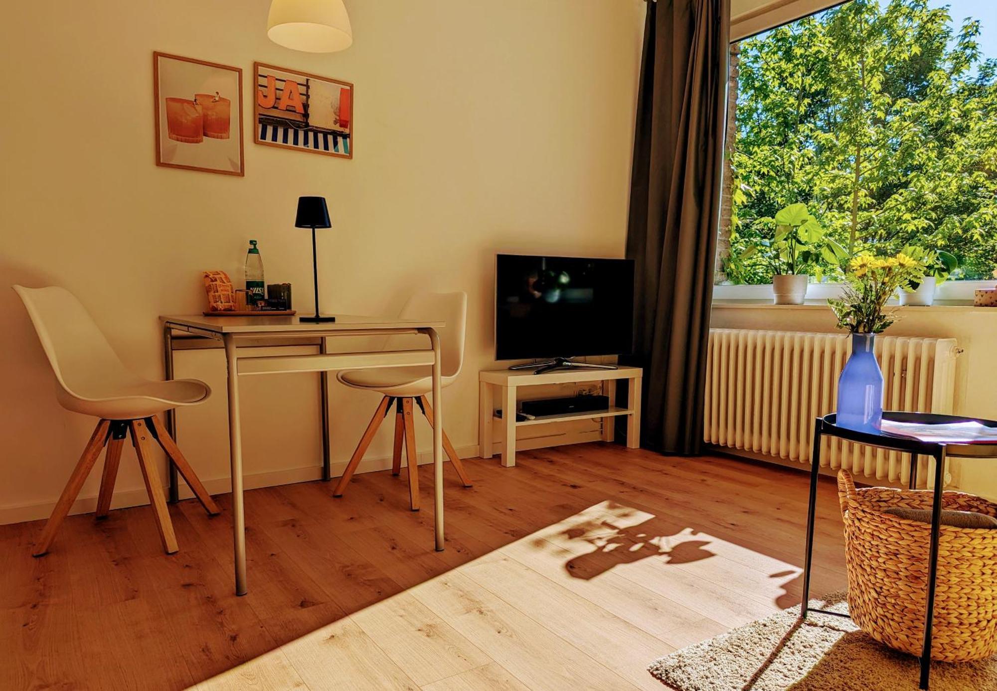 Apartment Mit Balkon In Hannover-Ahlem Exteriör bild